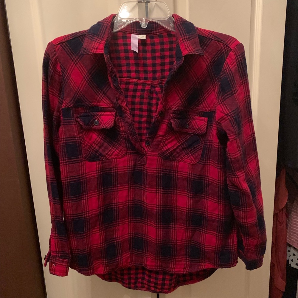 Alya plaid red and black top size medium